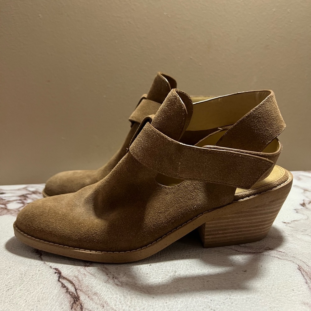 Splendid Suede Booties Womens 8.5 Carmelo Tan Ankle Wrap Almond Toe Hook Loop.